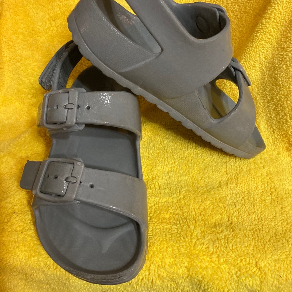 Toddler size 10 sandals